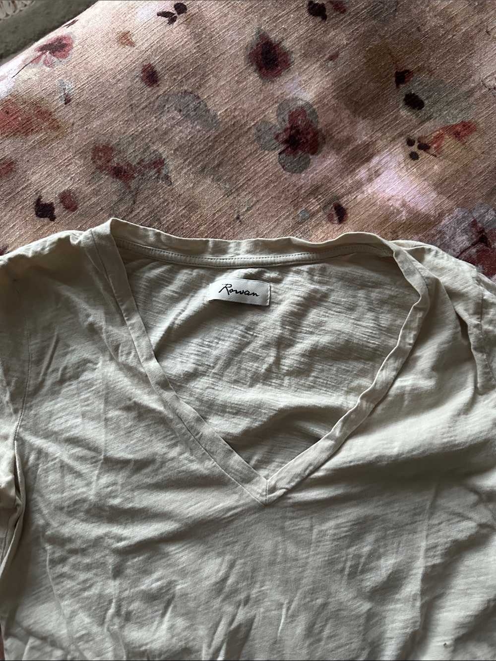 Rowan Women's V-Neck Short Sleeve Tee in Light Beige
